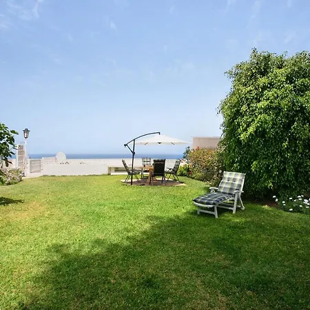 Seaside Apartment *