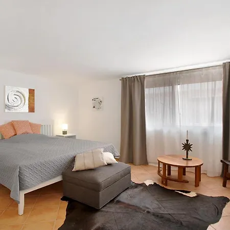 Seaside Apartment *